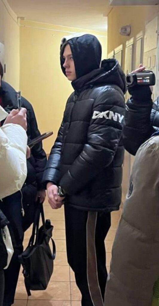 Поліцейські провели обшуки у мажорів
