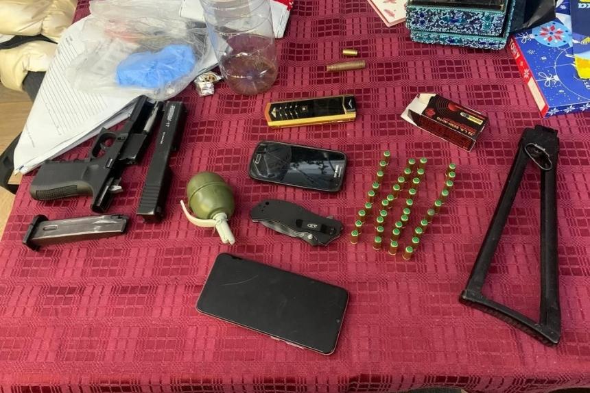 зброя обшук мажори підлітки