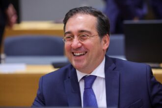 Альбарес анонсує десять мільйонів євро гуманітарної допомоги