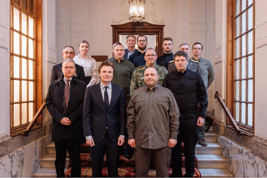 Умєров в Нідерландах