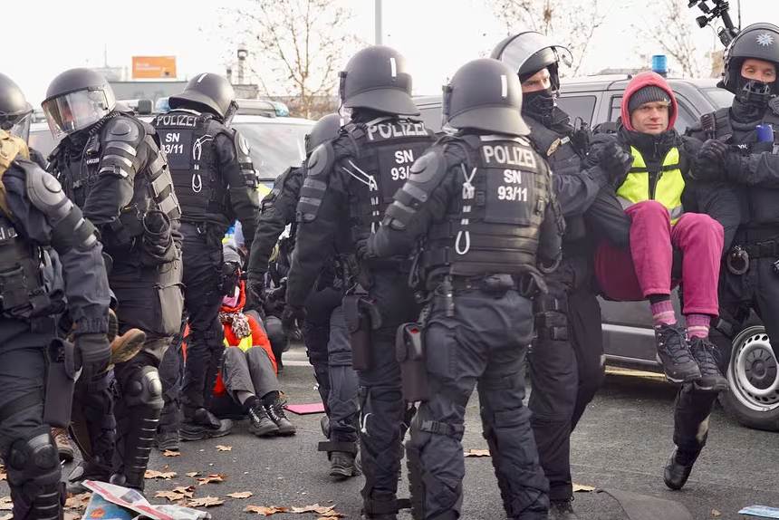 Масштабні протести в Німеччині