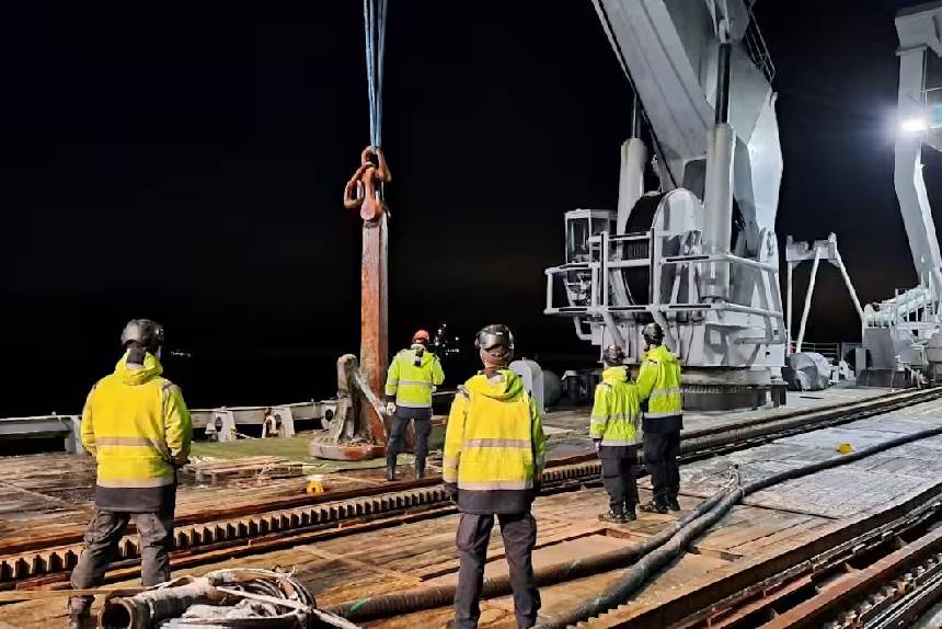 Корабель Швеції підняв із дна якір Eagle S, який звинувачують у розриві підводного кабеля Estlink 2