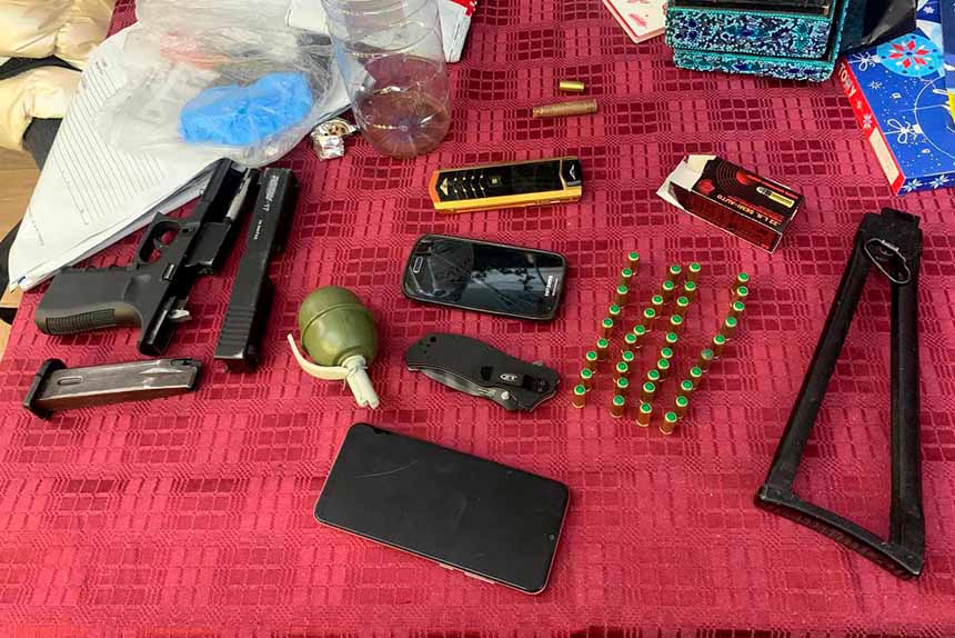Поліцейські провели обшуки у мажорів