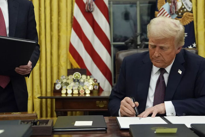 Трамп анулював доступ Байдена до секретної інформації