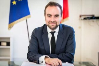 Париж обговорює використання українських корисних копалин для французької оборони