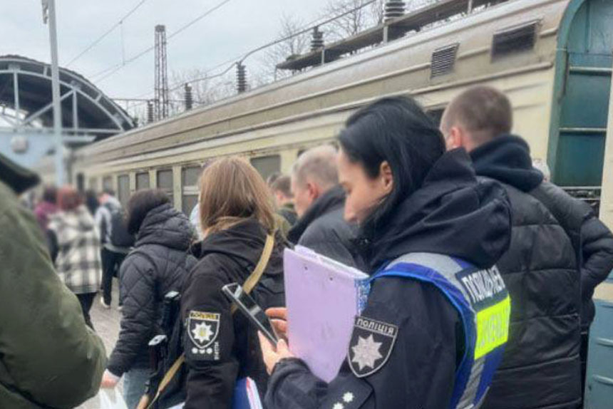 У Києві піділтка вразило електричним струмом