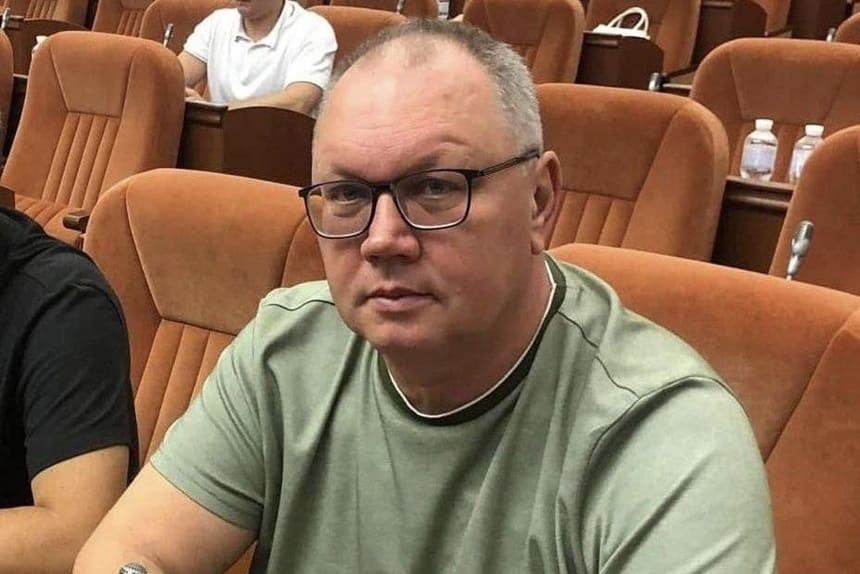 Помер посадовець з Дніпра, який дістав поранення внаслідок вибуху авто