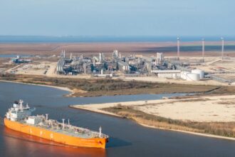 Китай зупинив закупівлі американського газу через мита та переключився на російський імпорт