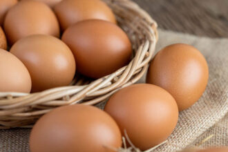 Правоохоронці викрили причетних до продажу яєць по 17 гривень для ЗСУ