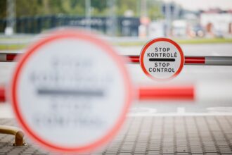 росіяни, які часто перетинають кордон, втратять свої посвідки на проживання в Литві