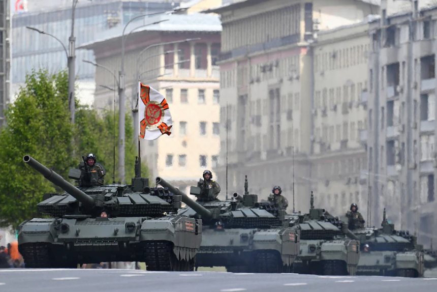 Парад у Москві на честь 9 травня