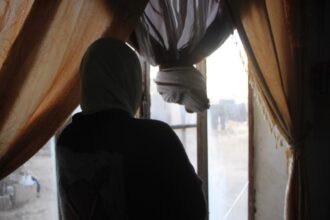 «Публічне приниження та удари батогами»: жінки в Афганістані розповіли про покарання від Талібану